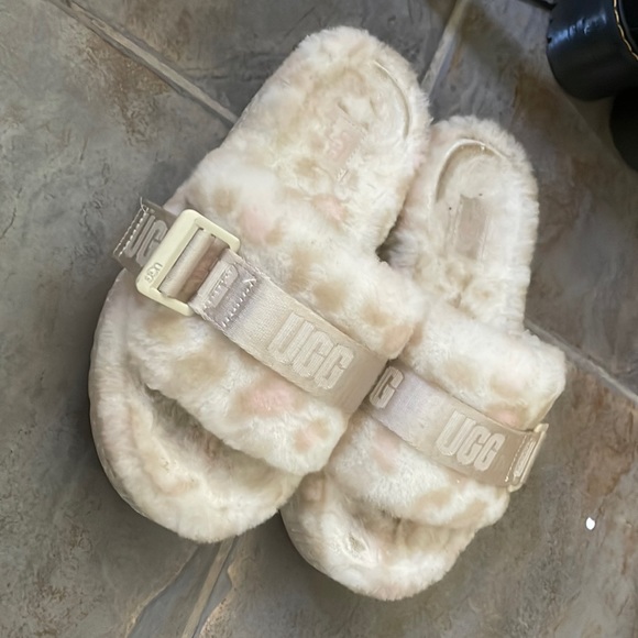 UGG Shoes - Ugg platform slides